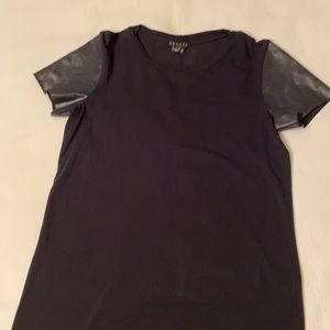 Theory Black T-shirt Faux Leather sleeves SZ Sm